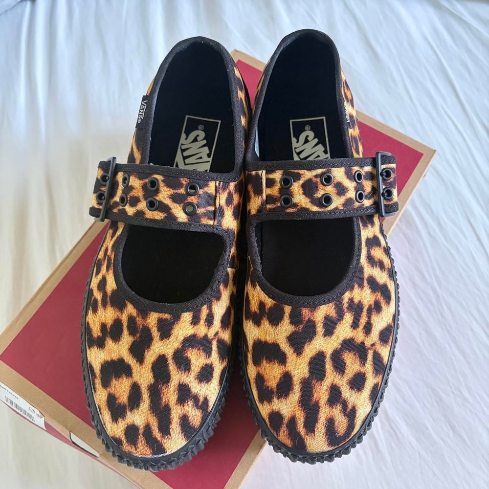 NWT - Van's Leopard Print Mary Janes Size 8.5
